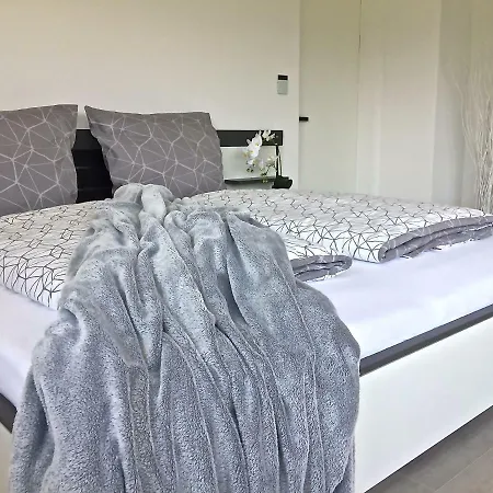 Ferienwohnung Black White Raubling Buitenkant foto