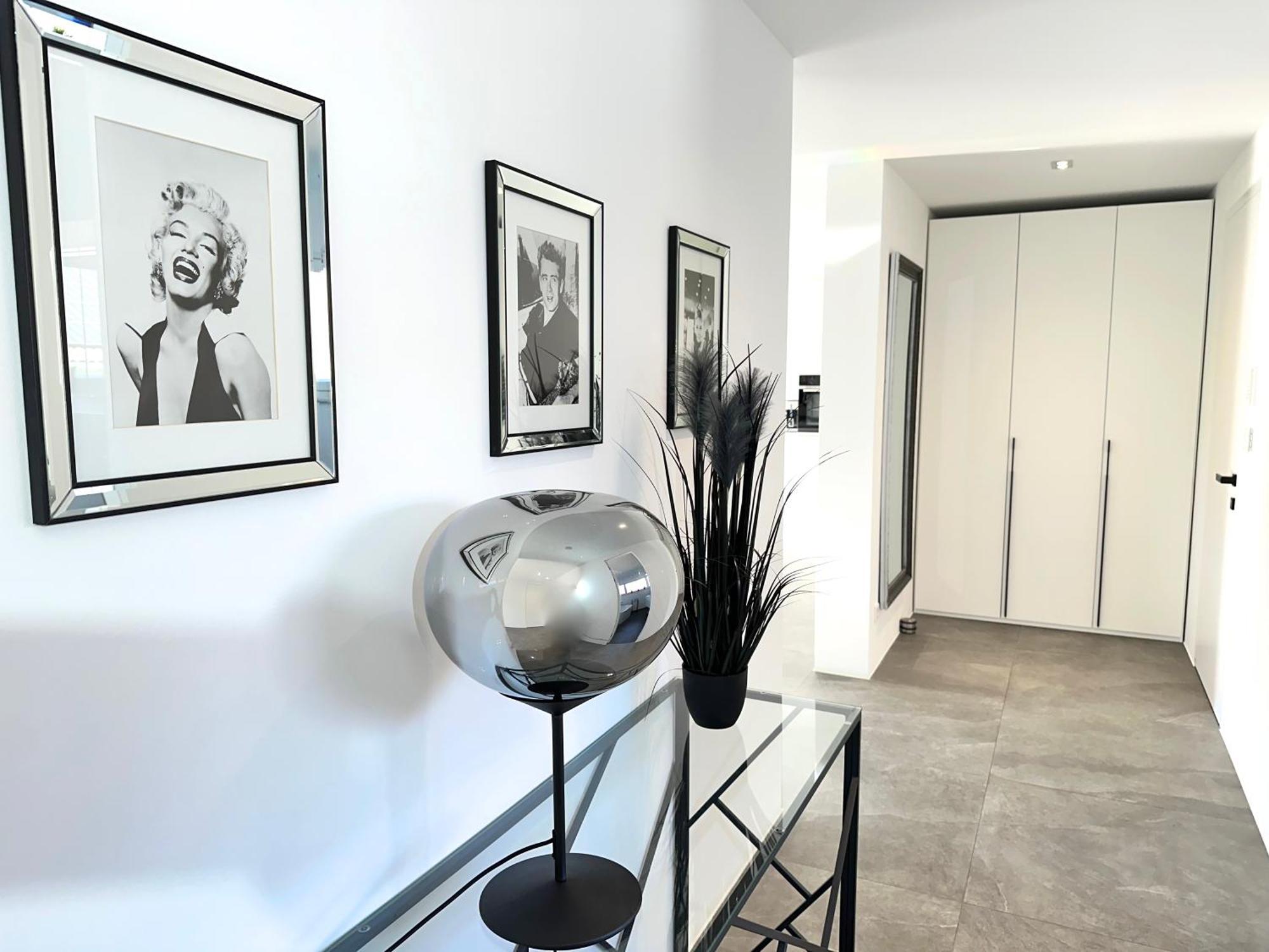 Apartment Black White Raubling