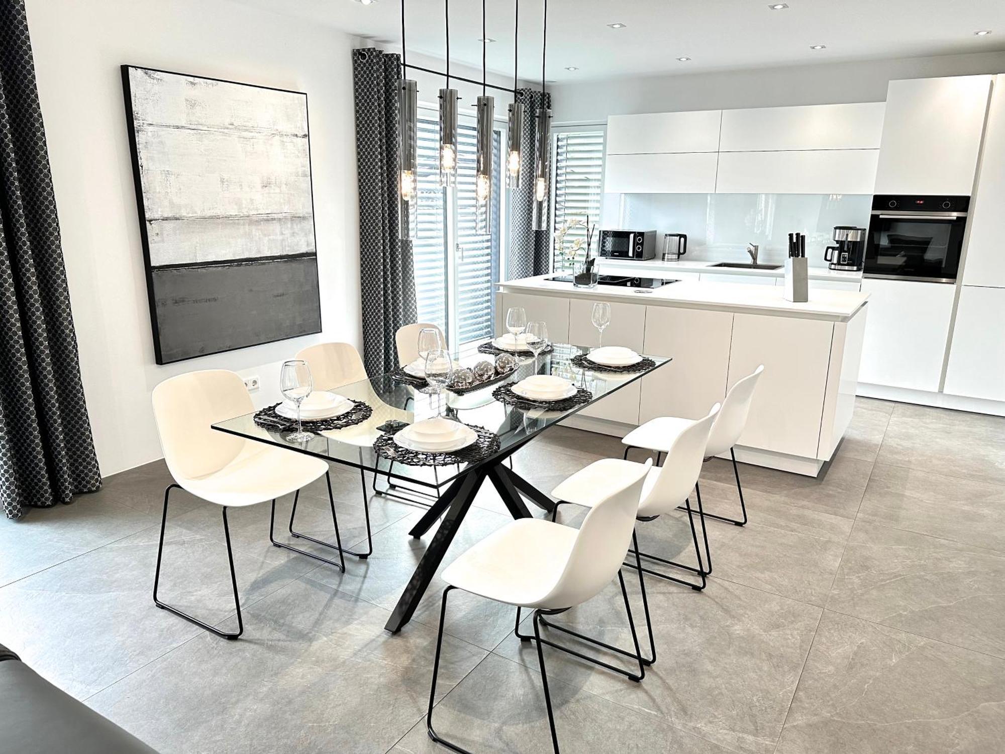 Black White Apartment *