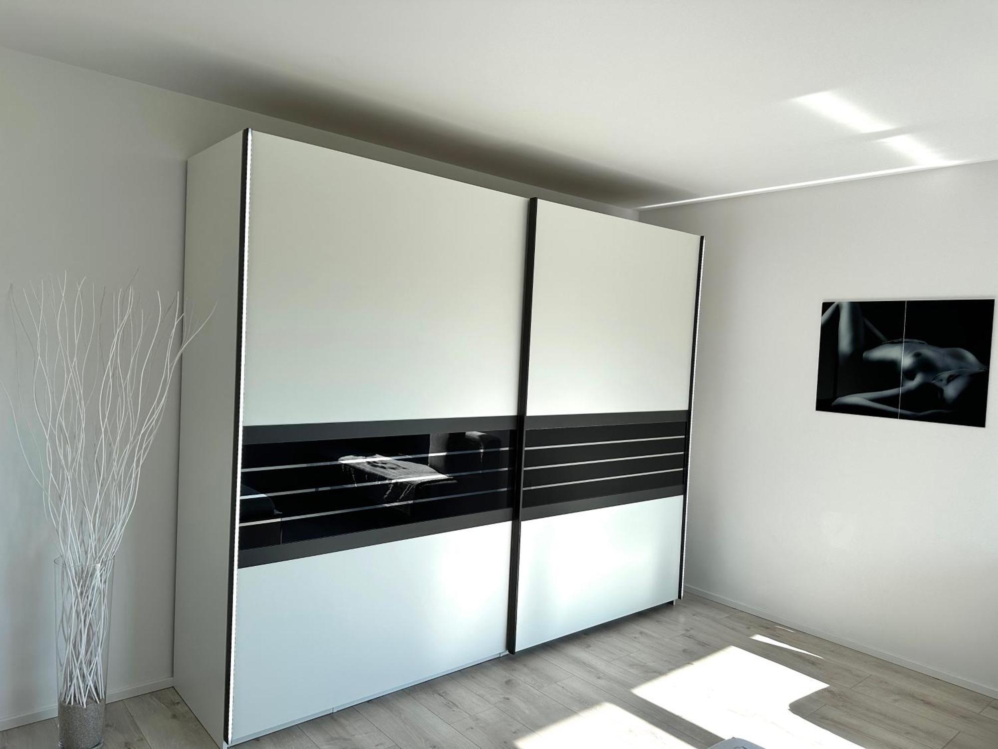 Black White Apartment *