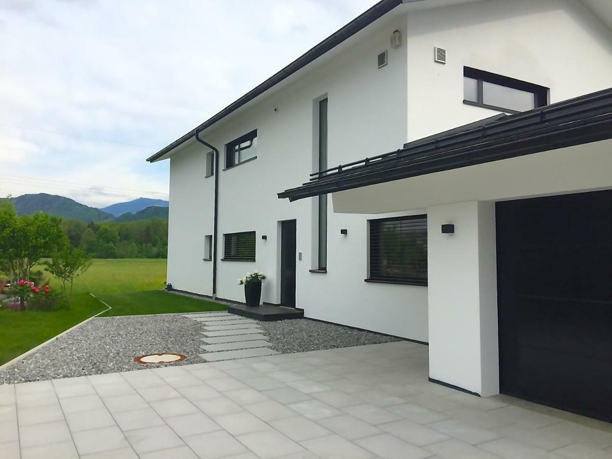 Apartment Black White Raubling